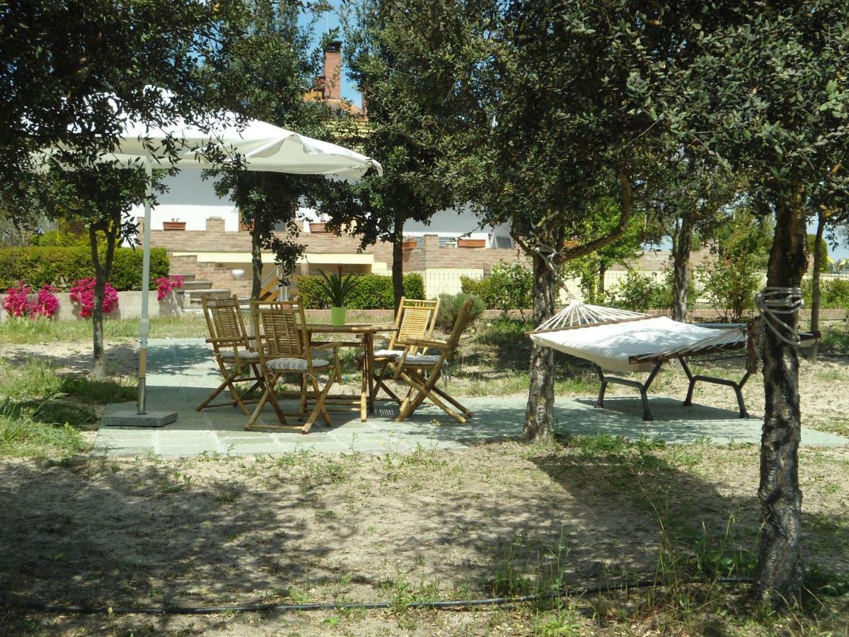 Tra Mare E Monti Apartment Santa Giusta Exterior photo